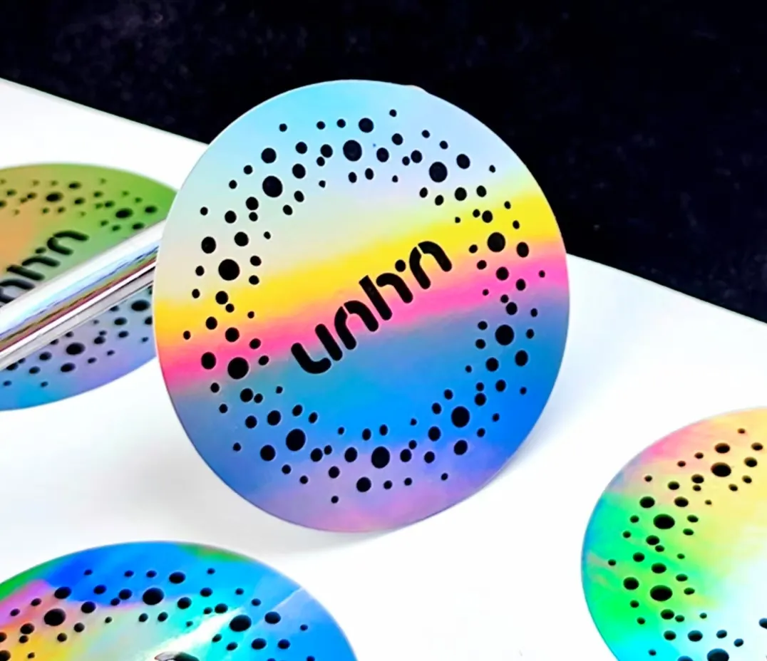 Lazerio holografiniai lipdukai: sukuriama šauni nauja tendencija holografinėse etiketėse