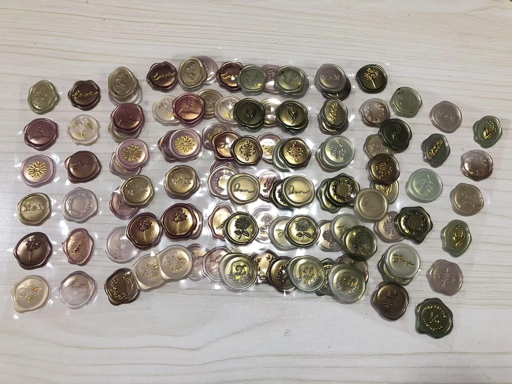 Vaško antspaudo lipdukai išsiųsti