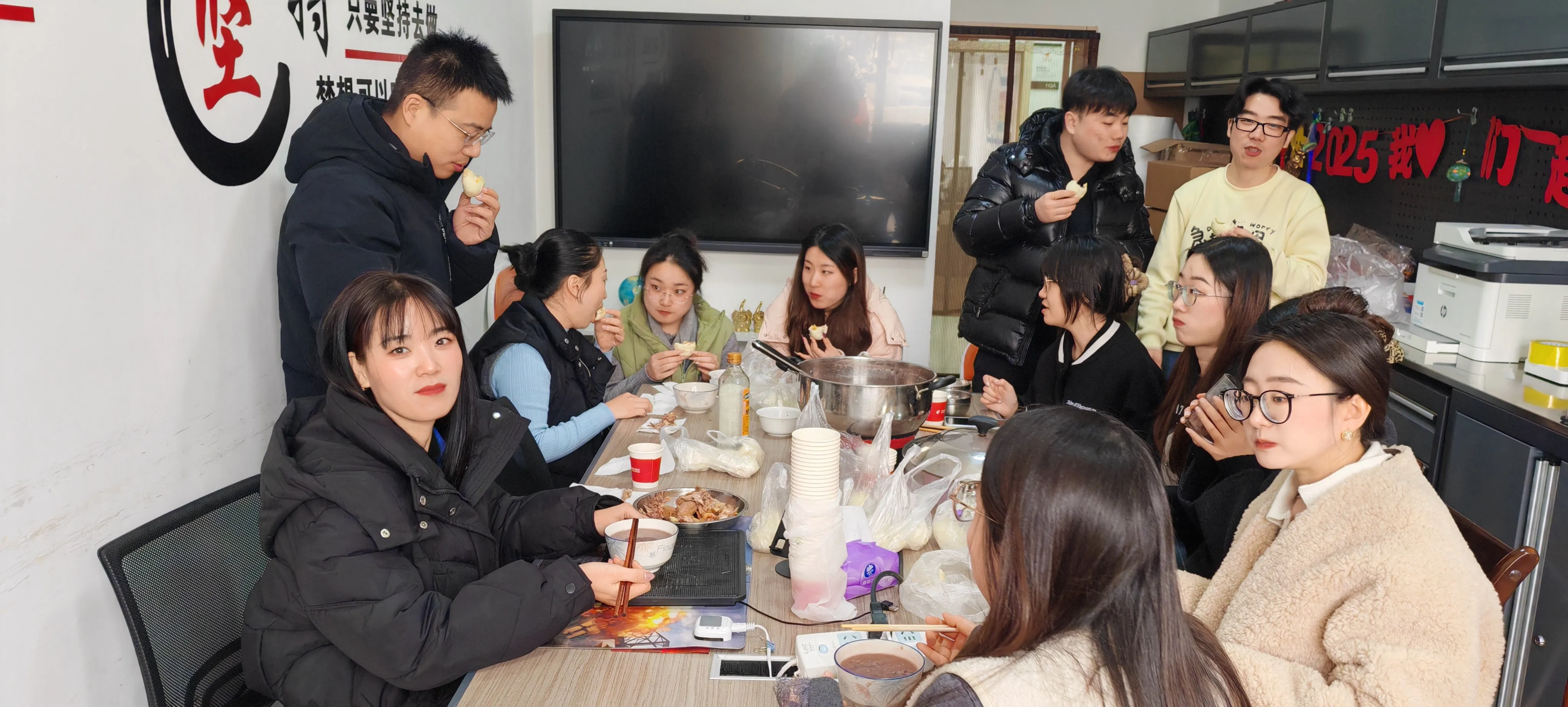 Tradicijos skonis ir šilti linkėjimai „JOJO Pack“.