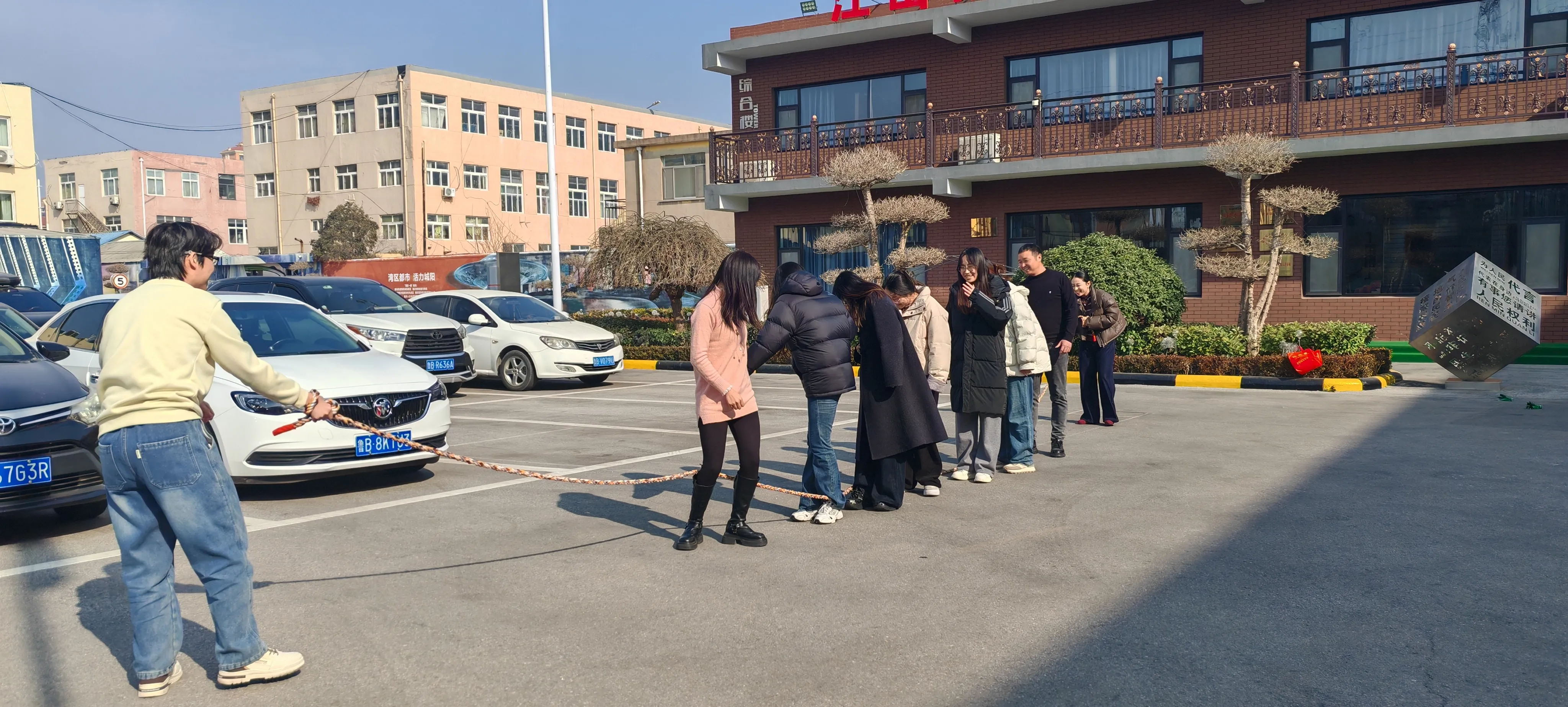 Komandos dvasia kyla JOJO pakete