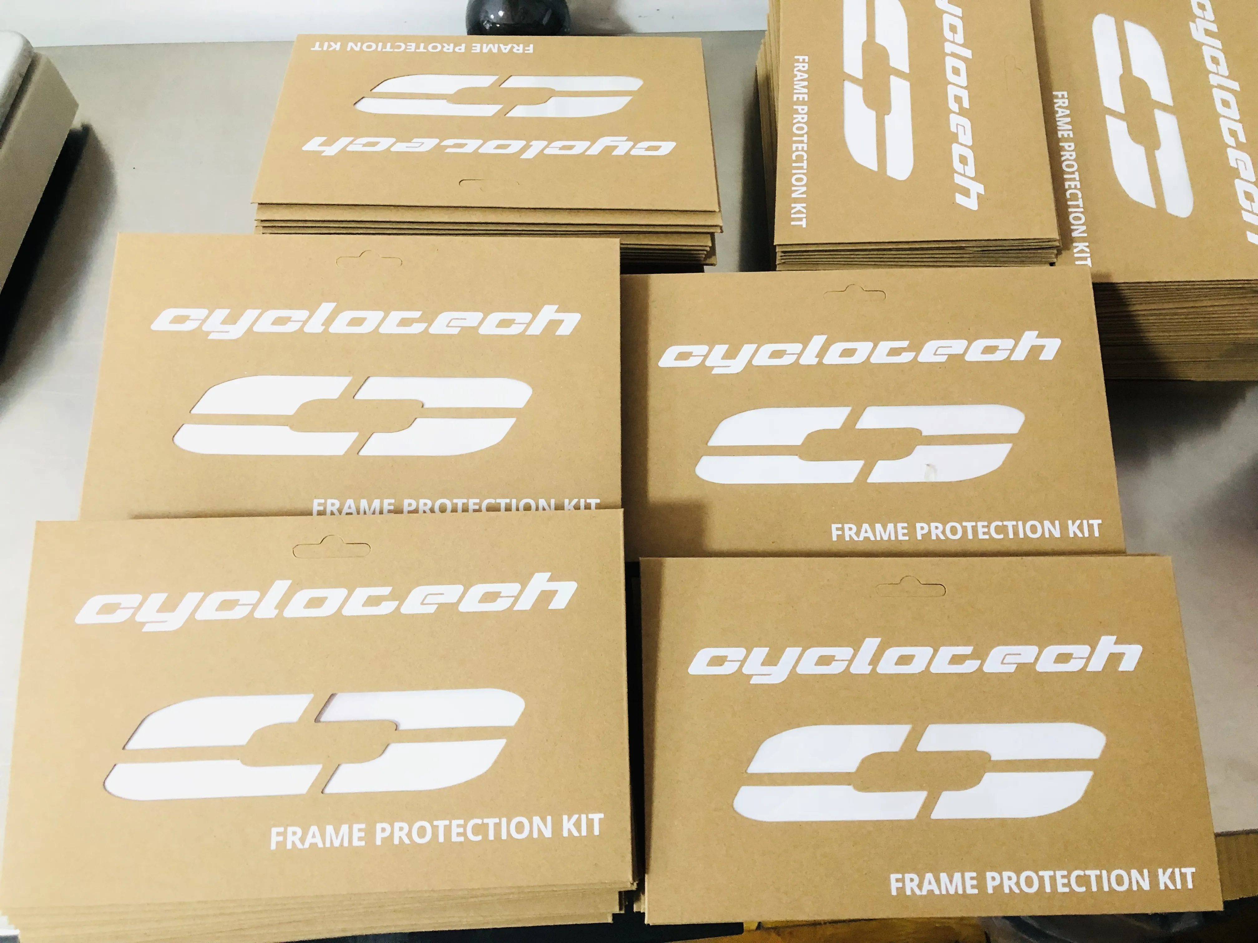 Dviračio rėmo lipdukai dabar siunčiami į Nyderlandus